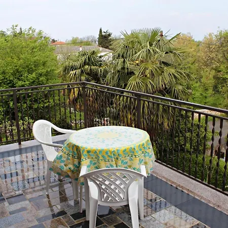 With A Parking Space Appartement Malinska