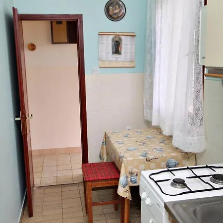 Apartment With A Parking Space Malinska