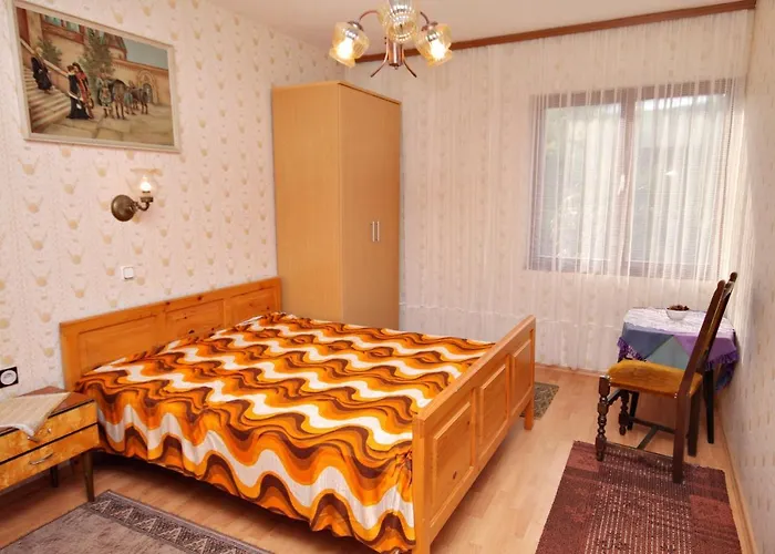 With A Parking Space * מאלינסקה